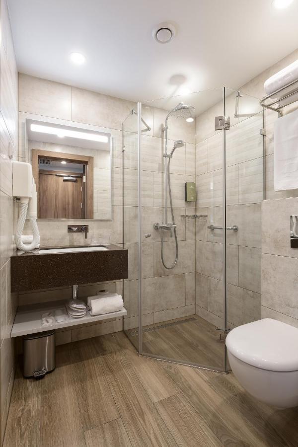 Premier Hotel Odesa Exterior photo A shower cubicle