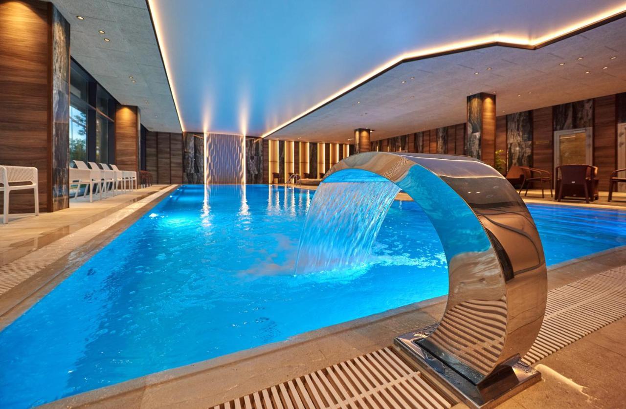 Premier Hotel Odesa Exterior photo The swimming pool at the hotel